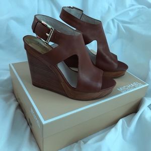 Michael Kors Josephine Wedge Sz 8
